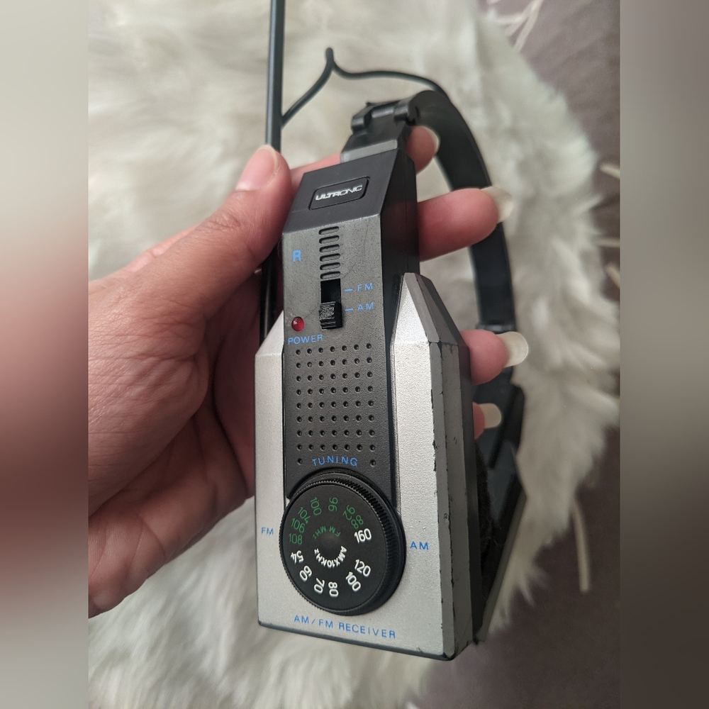Ultronic Portable AM/FM Receiver